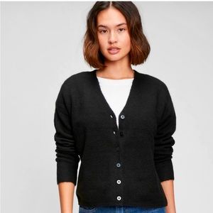 Gap Forever Cozy V-Neck Cardigan. NWT❤️